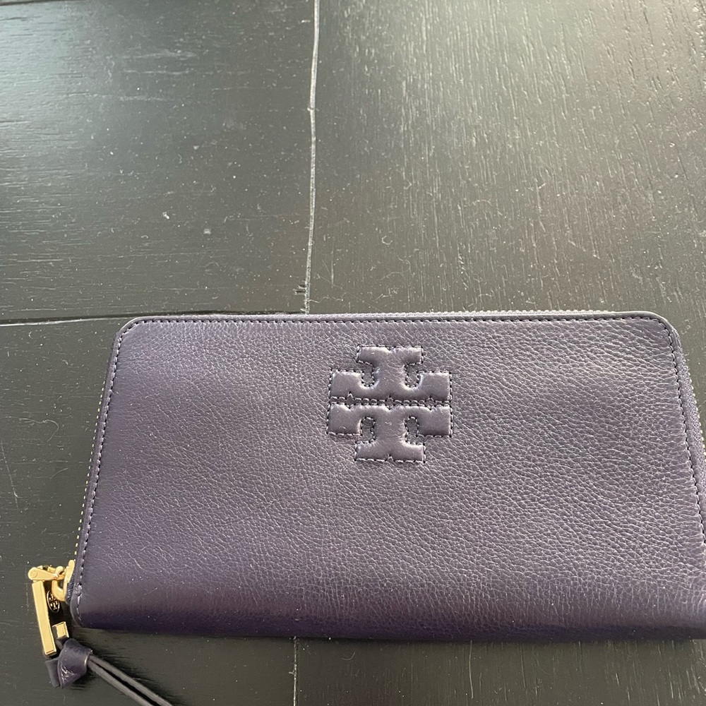 Tory burch navy blue wallet